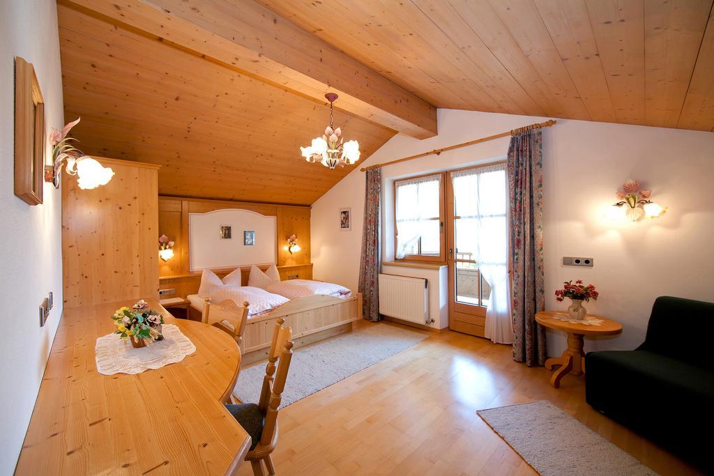 Hauser'S Ferienhof Hart im Zillertal Oda fotoğraf
